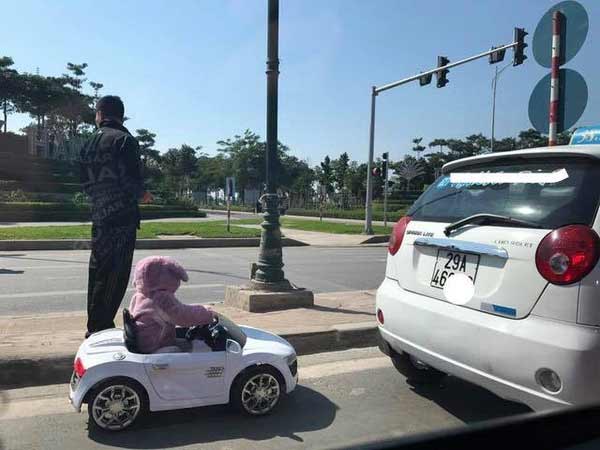 Chiêm bao thấy lái xe ô tô đánh số con bao nhiêu?