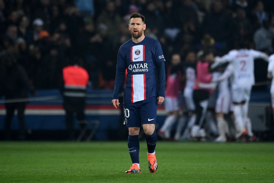 PSG thua đau trước Lyon: Messi bị fan la ó 