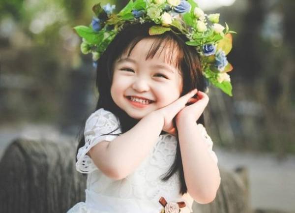 mơ thấy em bé gái