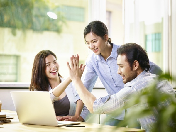 Nằm mơ thấy đồng nghiệp tốt hay xấu đánh con gì phát tài?