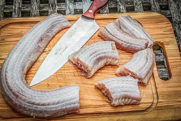 mơ thấy ăn thịt rắn