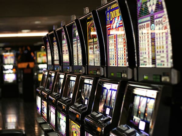 Slot machine games là gì