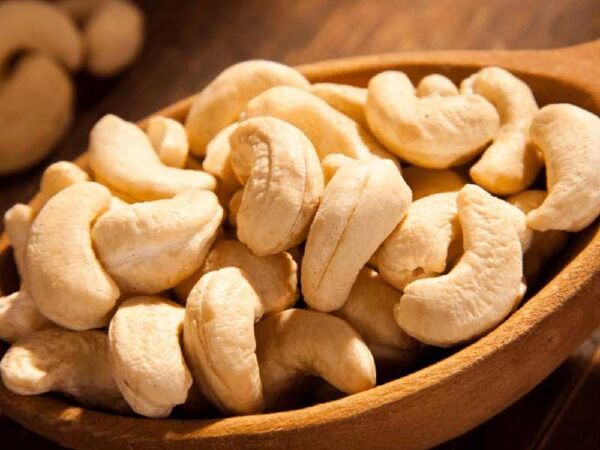 Nằm mơ thấy hạt điều đánh con gì may mắn