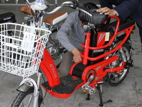 Nhìn thấy xe đạp điện bị hỏng