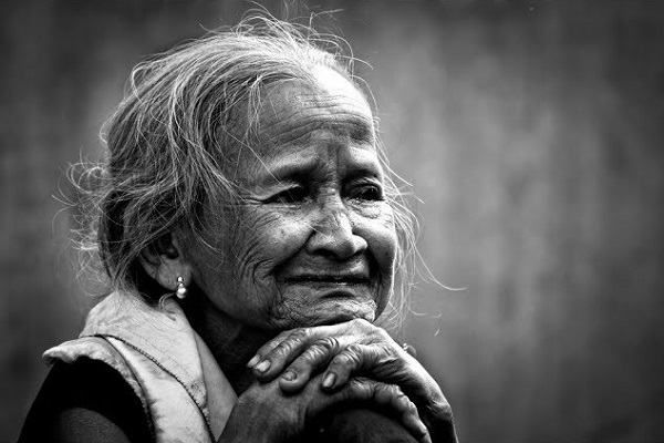 Mơ thấy nói chuyện với bà nội đã mất