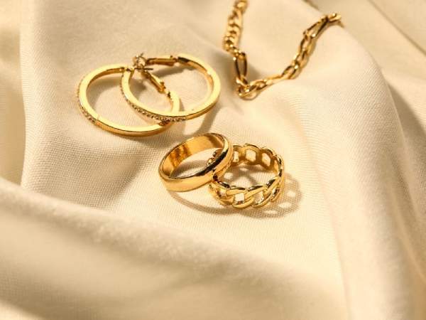 Mơ thấy nhẫn vàng là điềm gì, nên làm gì đẻ đón may mắn?