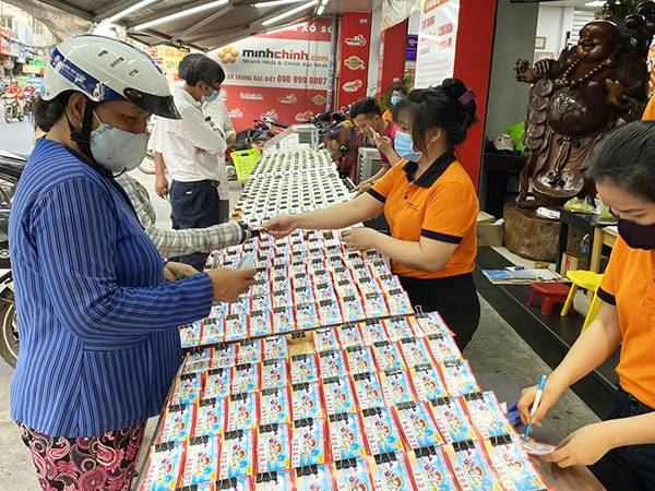 Nằm mơ thấy mua vé số là điềm gì, có phải cát mộng?