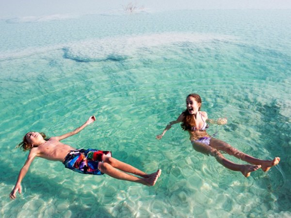 Nằm mơ thấy tắm biển là điềm gì, con số gì mang tài lộc?